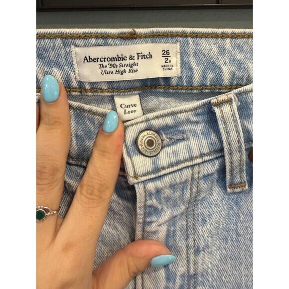 Abercrombie & Fitch Curve Love Ultra High Rise 90s Straight Jean - Picture 4 of 5